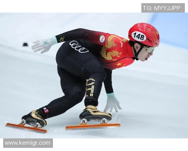 中国选手包揽短道速滑世界杯前三，场馆欢呼雷动