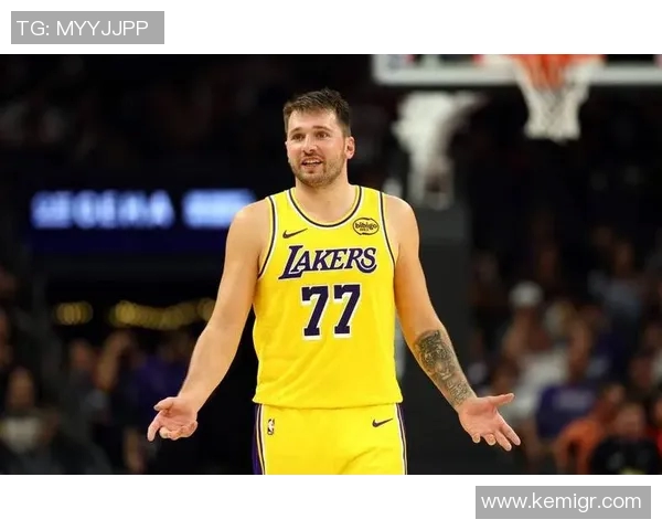 战术拆解:东契奇为何能掌控比赛节奏? 战术拆解:东契奇为何能掌控比赛节奏?