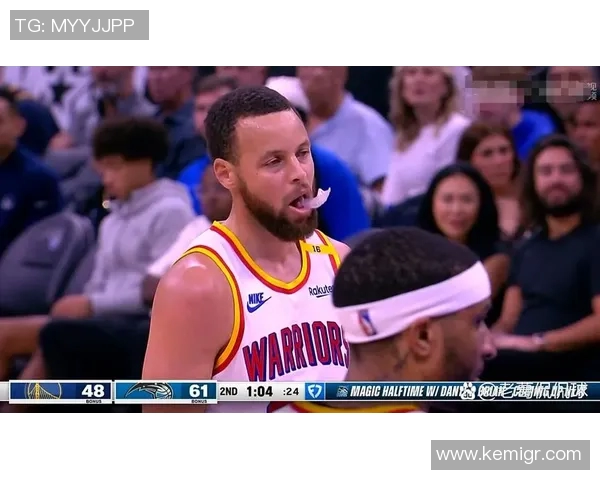 以镜头回顾库里赛场感人一幕令人泪目再次见证篮球真情瞬间